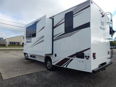 Used 2020 Chevrolet Express 4500 w/ RV Package image 31