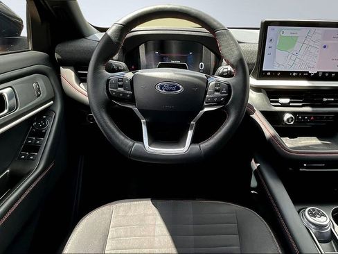 Used 2025 Ford Explorer ST-Line RWD image 9