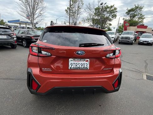 Used 2025 Subaru Crosstrek 2.0i Premium image 5