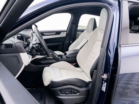 Certified 2024 Porsche Cayenne Coupe AWD/4WD image 5