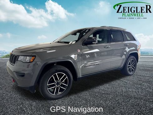 Used 2020 Jeep Grand Cherokee Trailhawk w/ Trailhawk Luxury Group AWD/4WD image 2