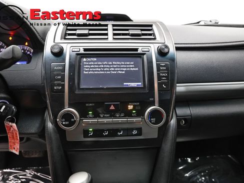 Used 2014 Toyota Camry SE FWD image 12