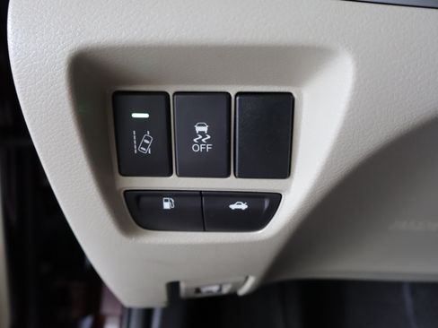 Used 2015 Acura TLX w/ Technology Package FWD image 19