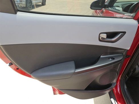 Used 2021 Hyundai Kona Ultimate image 13