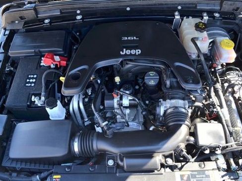 Used 2021 Jeep Wrangler Unlimited Sahara image 39