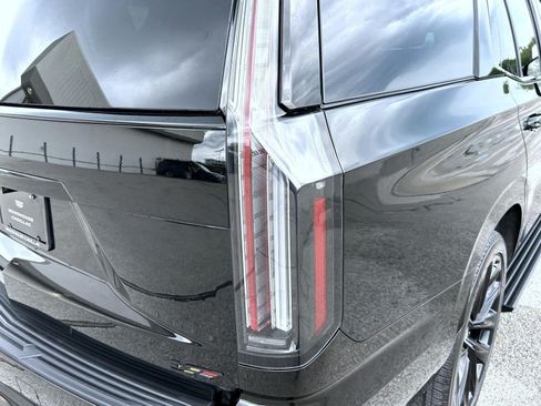 Certified 2026 Cadillac Escalade V w/ LPO, ONYX Package AWD/4WD image 9
