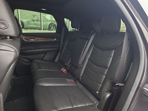 Used 2018 Cadillac XT5 Platinum w/ Driver Assist Package image 39
