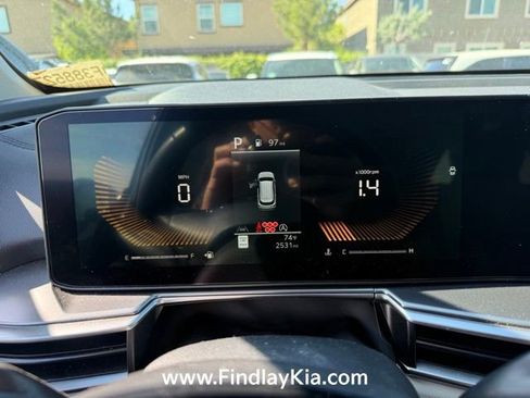 Certified 2025 Kia Sorento S w/ Panoramic Sunroof Package FWD image 8