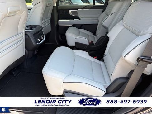 Used 2025 Ford Expedition Platinum w/ Platinum Ultimate Package AWD/4WD image 11
