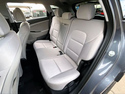 Used 2018 Hyundai Tucson SEL image 16