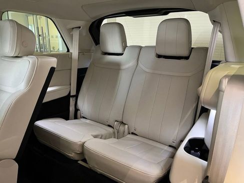 Used 2024 Land Rover Range Rover Long Wheelbase SE AWD/4WD image 26