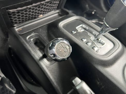 Used 2013 Jeep Wrangler Rubicon w/ Dual Top Group AWD/4WD image 27