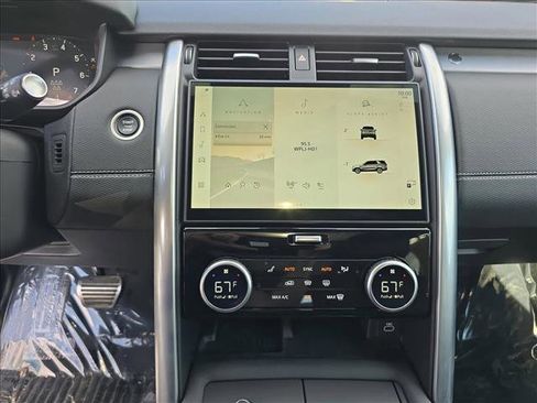 Used 2025 Land Rover Discovery Dynamic SE image 21