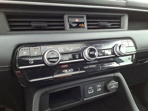 Used 2024 Honda Pilot Elite image 30