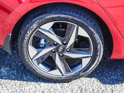 Certified 2023 Hyundai Elantra SEL w/ Convenience Package image 10