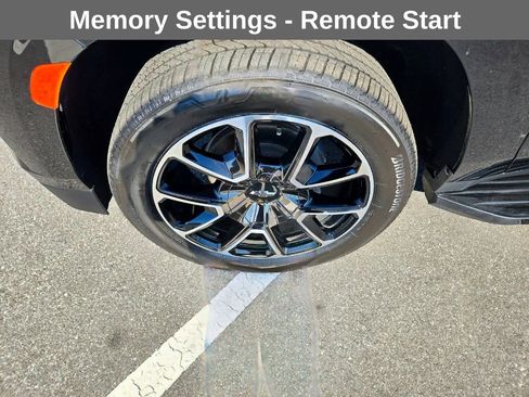 Used 2022 Chevrolet Tahoe RST w/ Luxury Package image 17