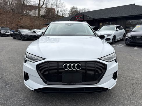 Used 2022 Audi e-tron Premium w/ Convenience Plus Package image 8