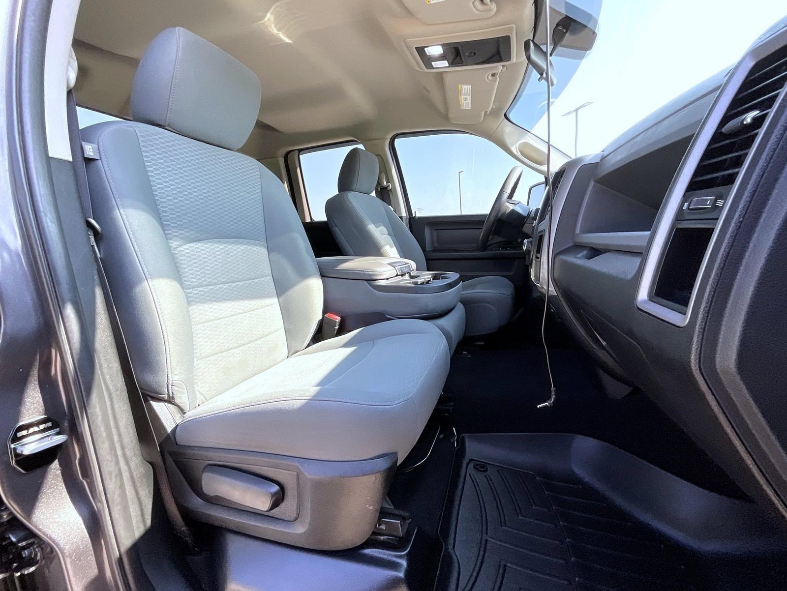Used 2017 RAM 1500 Express AWD/4WD image 16