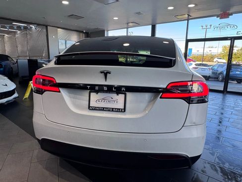 Used 2017 Tesla Model X 75D image 4