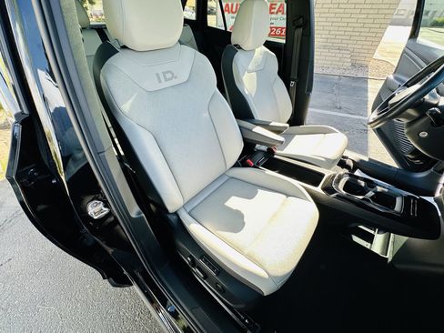 Used 2022 Volkswagen ID.4 Pro S w/ Gradient Package image 26