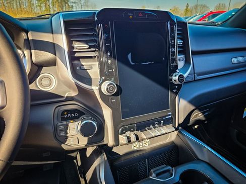 New 2026 RAM 1500 4x4 Crew Cab image 22