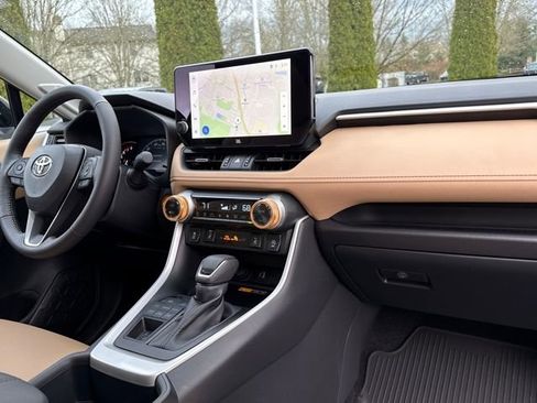 Used 2025 Toyota RAV4 XLE Premium image 27