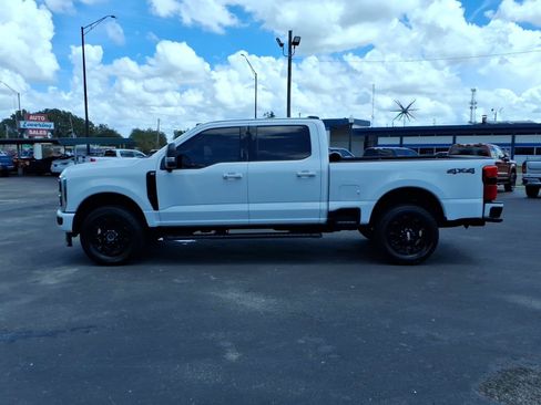 Used 2024 Ford F250 XLT w/ Black Appearance Package AWD/4WD image 2