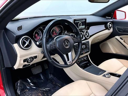 Used 2014 Mercedes-Benz CLA 250 image 17