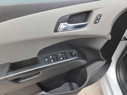 Used 2016 Chevrolet Sonic LT FWD image 9