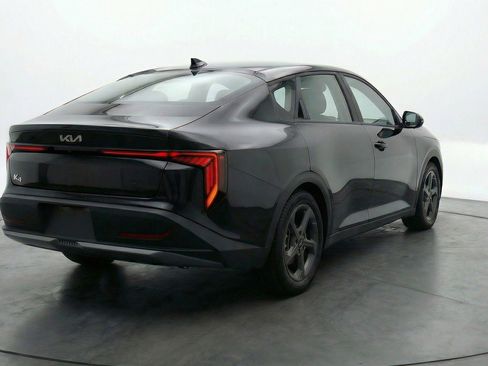 Used 2025 Kia K4 LXS image 9