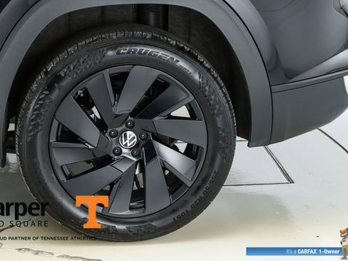 Used 2025 Volkswagen Atlas Cross Sport SE w/ Panoramic Sunroof Package image 45