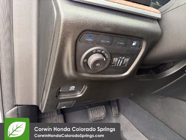Used 2023 Jeep Grand Cherokee Summit w/ Advanced Protech Group IV AWD/4WD image 28