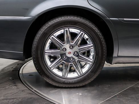 Used 2011 Cadillac DTS Premium FWD image 16