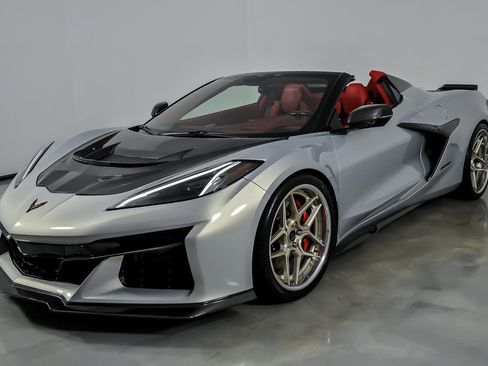 Used 2023 Chevrolet Corvette Z06 RWD image 6