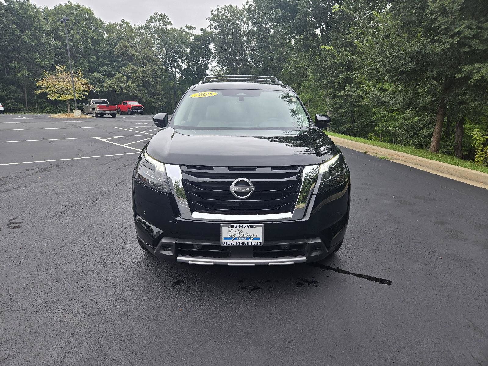 Used 2025 Nissan Pathfinder SL AWD/4WD image 7