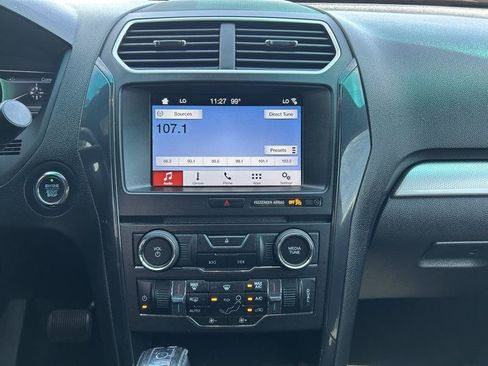 Used 2017 Ford Explorer XLT w/ Equipment Group 201A FWD image 12