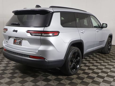 Used 2023 Jeep Grand Cherokee L Laredo AWD/4WD image 11