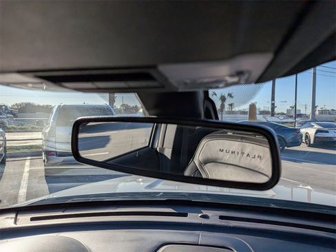 Used 2019 Ford Explorer Platinum image 28