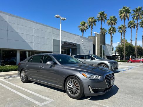 Used 2017 Genesis G90 5.0 Ultimate RWD image 2