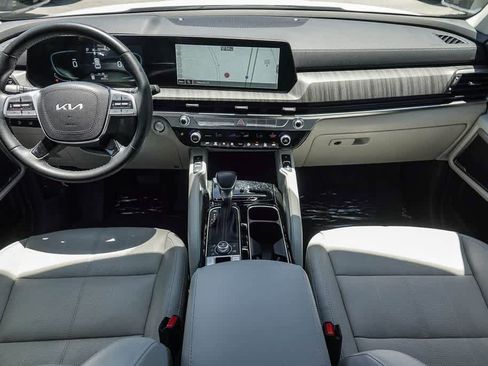 Certified 2024 Kia Telluride EX w/ EX Captain's Chair Package AWD/4WD image 11