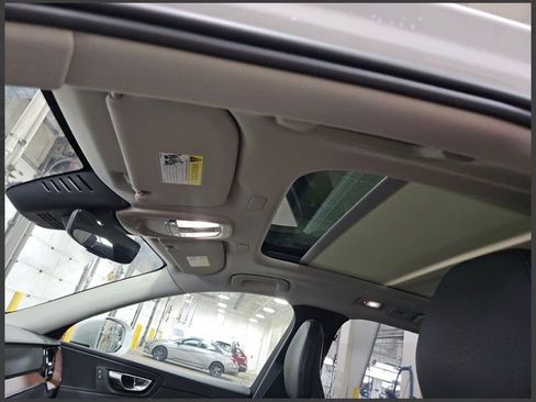 Used 2023 Volvo XC60 B5 Plus w/ Climate Package image 12