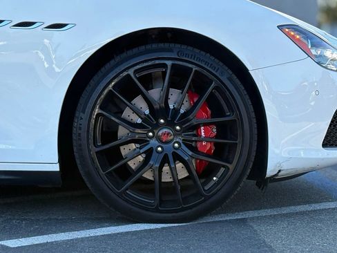 Used 2017 Maserati Ghibli S image 31