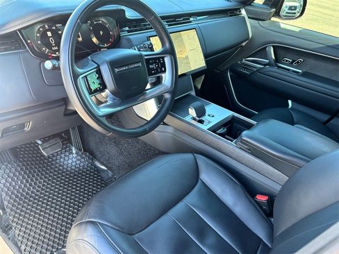 Used 2025 Land Rover Range Rover SE image 16
