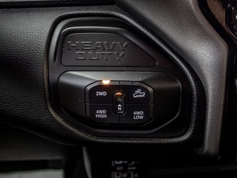 Used 2025 RAM 2500 Big Horn AWD/4WD image 36