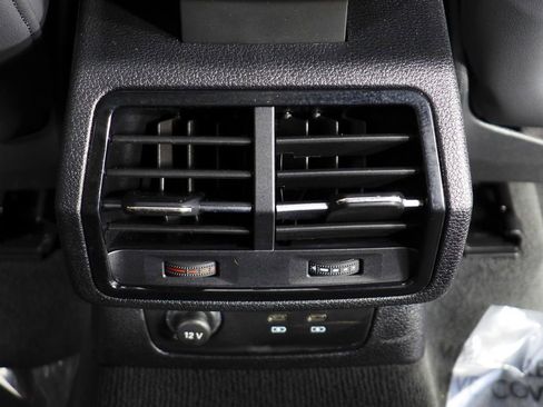 Used 2022 Audi Q3 2.0T Premium w/ Black Optic Sport Package image 24