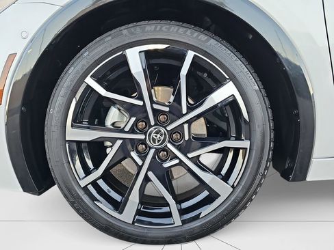 Certified 2025 Toyota Prius Plug-In Hybrid image 23