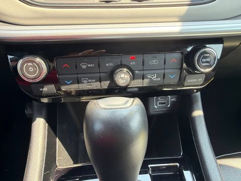 Used 2025 Jeep Compass Limited AWD/4WD image 25