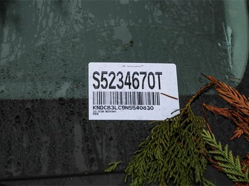 Certified 2022 Kia Niro LX image 13