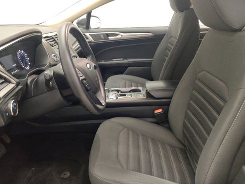 Used 2018 Ford Fusion SE FWD image 17