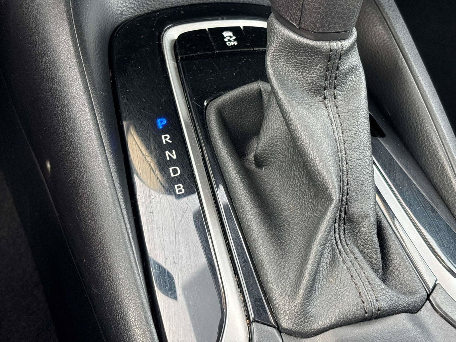 Used 2023 Toyota Corolla LE w/ Carpet Mat Package (TMS) FWD image 15